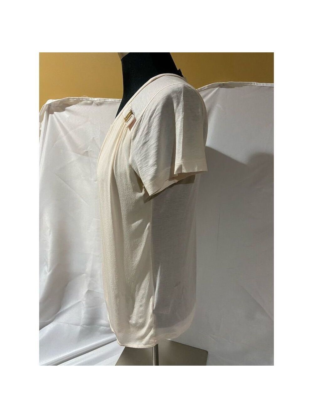 Salvatore Ferragamo Women's XS Ivory Short Sleeve Blouse Pleated Neckline - Picture 4 of 6